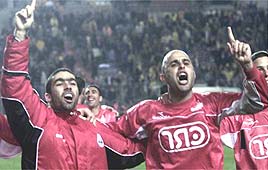 יוסי אבוקסיס פיני בלילי הפועל תל אביב