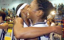 אמבר הול איאנה ווקר אליצור רמלה