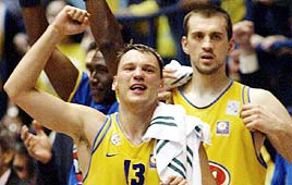 שרונאס יאסקביצ'וס ניקולה וויצ'יץ' מכבי ת