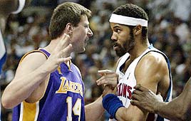 ראשיד וואלאס דטרויט פיסטונס סטניסלאב מדבדנקו לוס אנג'לס לייקרס