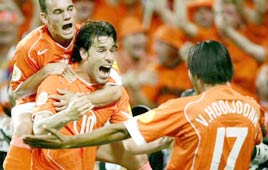 ואן ניסטלרוי חוגג הולנד