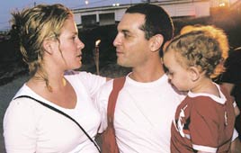 נתי רביץ עם אשתו יעל והבן ליאון