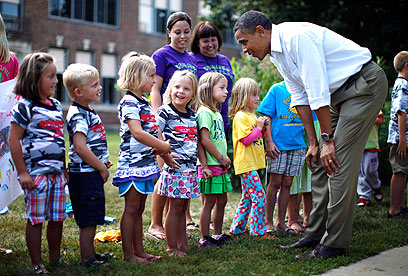 אובמה בסיורו במינסוטה. הזיז את הנאום כדי לא להרגיז (צילום: רויטרס)