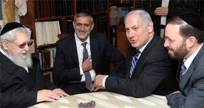 אטיאס, נתניהו, ישי והרב יוסף (צילום: עמוס בן גרשום, לע"מ)