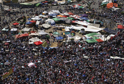 כיכר תחריר בקהיר, אחר הצהריים (צילום: EPA)