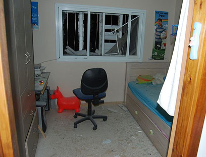 בתוך בית שנפגע (צילום: זאב טרכטמן)