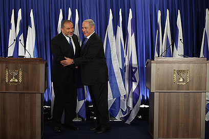 לא השיבו לשאלות. מנהיגי "הליכוד ביתנו" (צילום: גיל יוחנן)