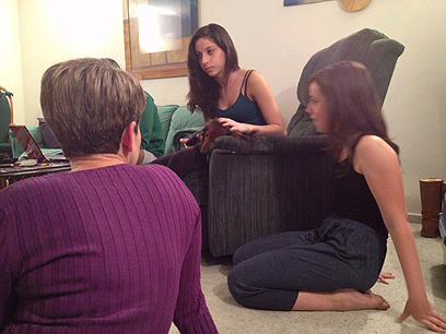 מוצאים מחסה במקלט בירושלים (צילום: רועי ענתבי)