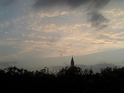 היירוט בשמי תל אביב (צילום: גלעד מורג)