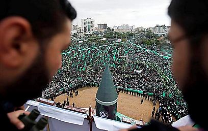 דגם של טיל על הבמה  (רויטרס)