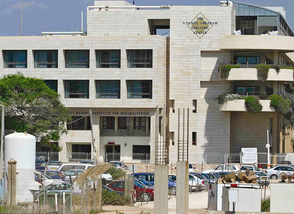 אבסורד המדינה מממנת בי ח פרטי מפלה נשים