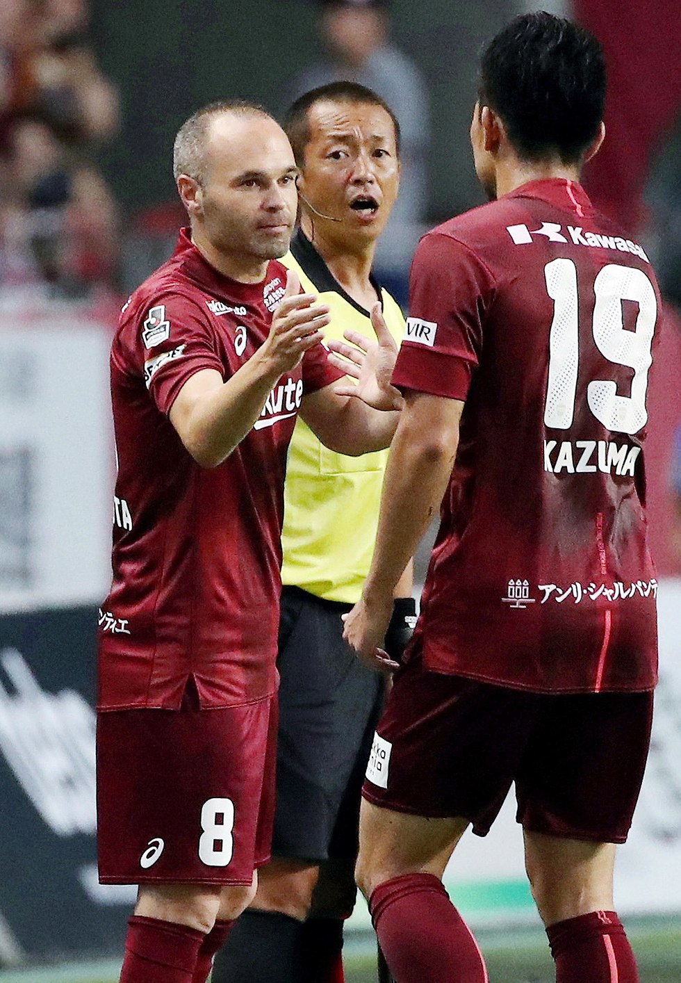 Киото санга виссел кобе. Vissel kobe. Иньеста виссел кобе. Нагоя ацута. Андрес иньеста япония.