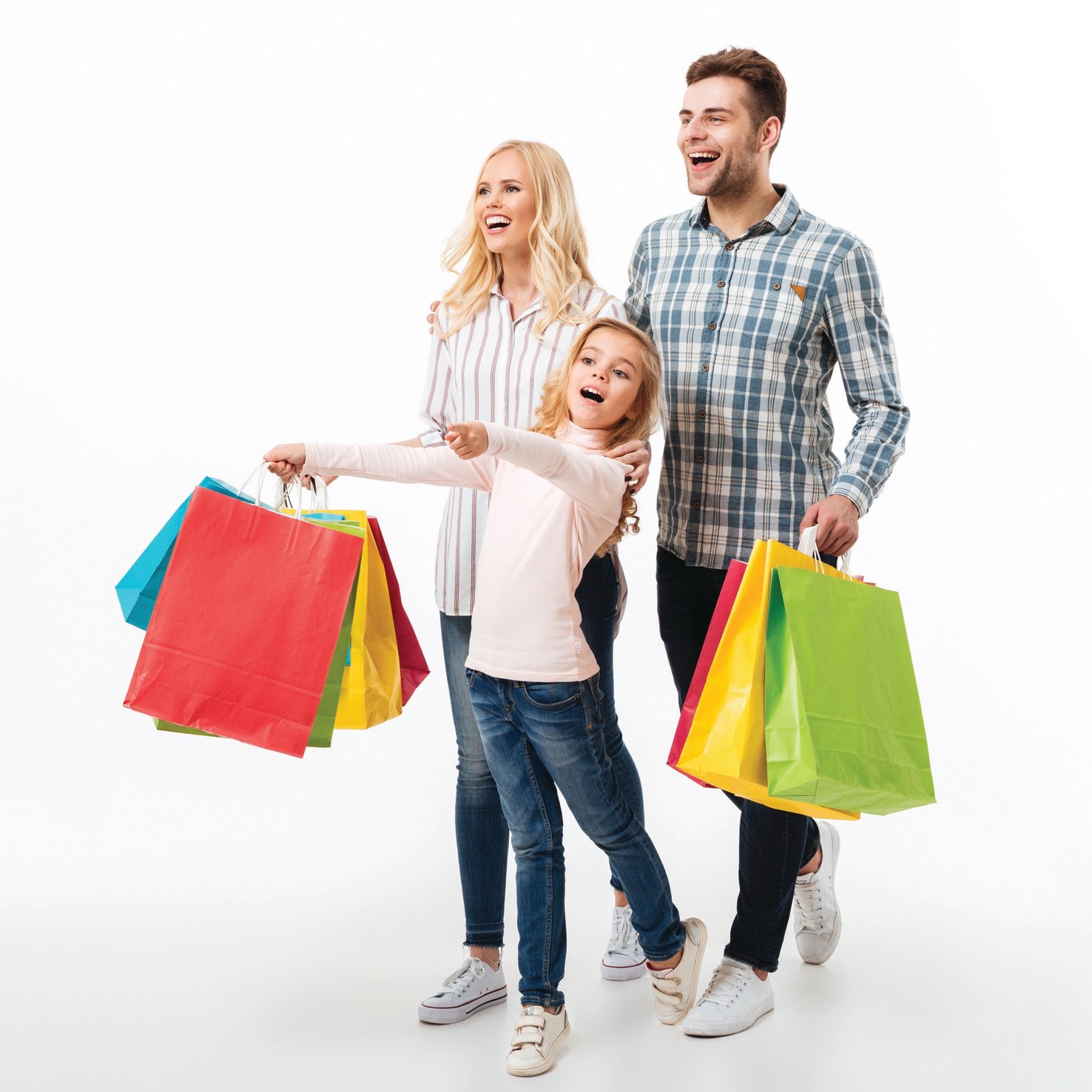 Go shopping presents you. Одежда для всей семьи. Семья с покупками. Шоппинг одежда для всей семьи. Одежда для всей семьи реклама.