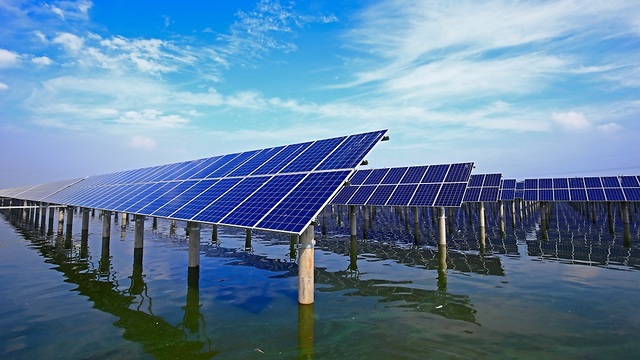 לנצל את שטח הים: אנרגיה צפה ומתחדשות