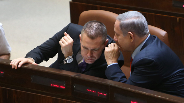 גלעד ארדן הוא השר לאי ביטחון פנים