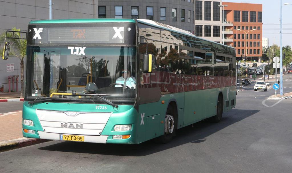 הממשלה אישרה: תופסק התחבורה הציבורית. ארכיון (צילום: אבי מועלם) חוששים מקורונה? בידקו עם מי נסעתם (צילום: אבי מועלם)